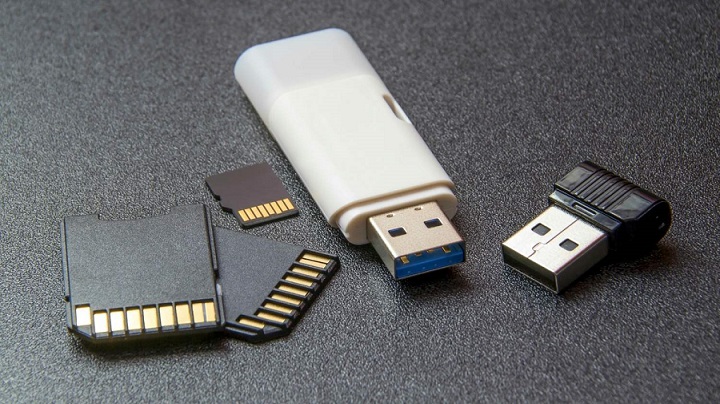 Disquetera Externa Del Usb Con Los Discos Una Situación Foto de